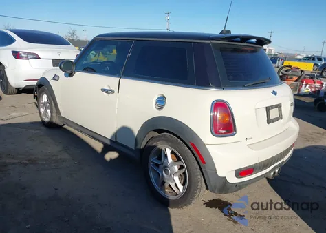 2007 Mini Cooper S из США, поврежденный, VIN WMWMF73507TL88837